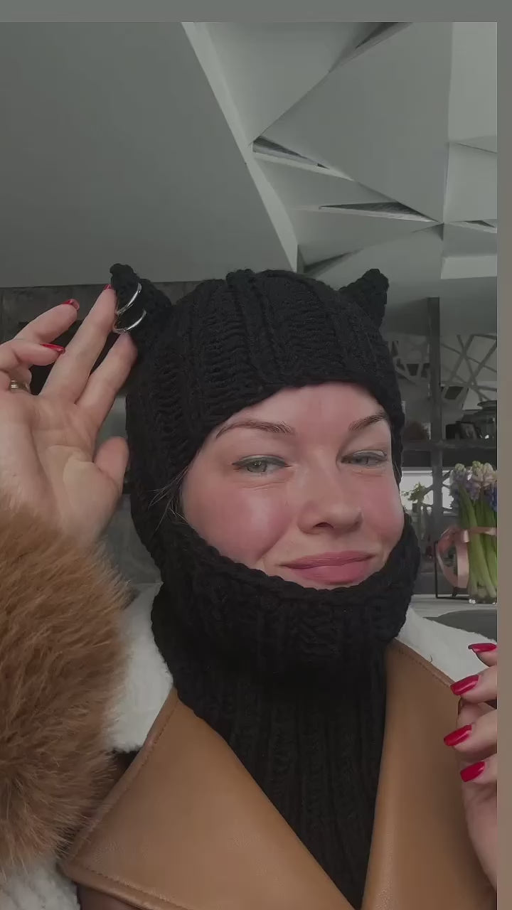 „VELNIUKAS“ kepurė-šalmukas juodos ir smėlinės spalvos – video